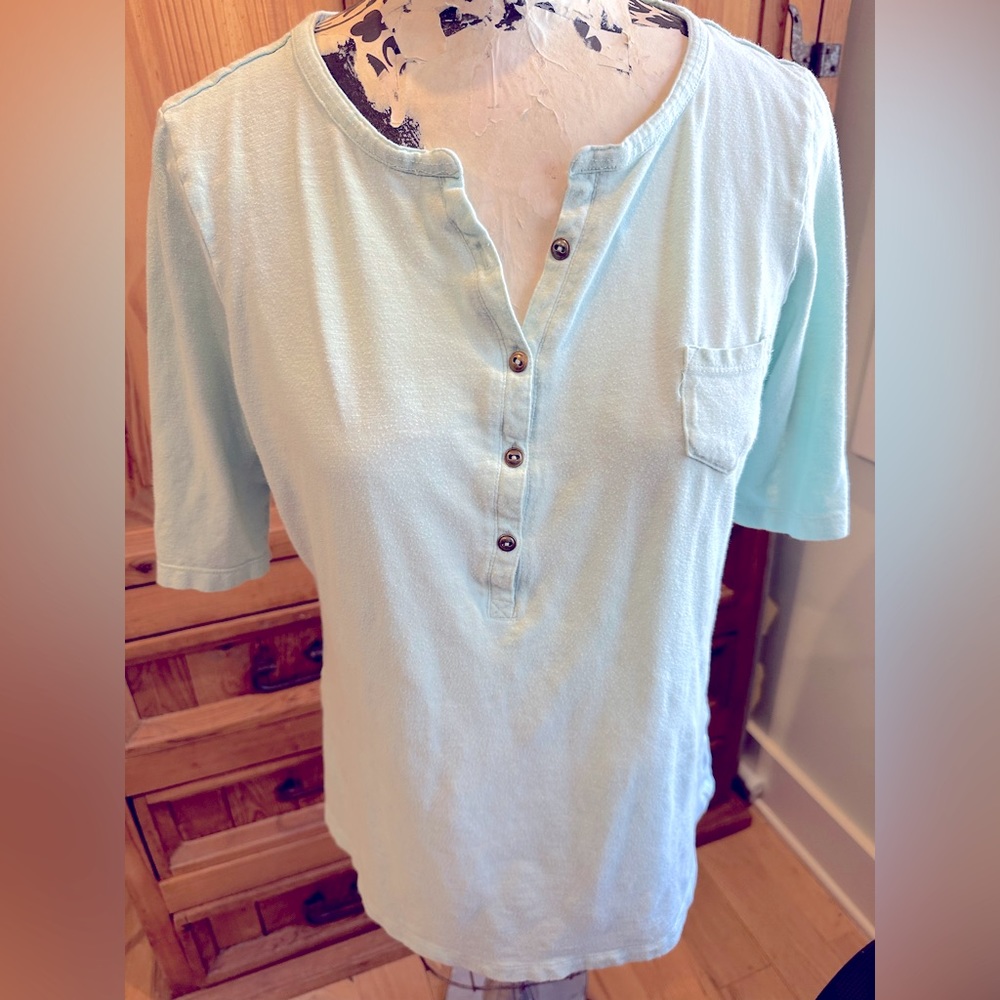 Magellan Sportswear L Blue 1/2 length sleeve *BUNDLE! 2 for $15 or 3 for $20!!